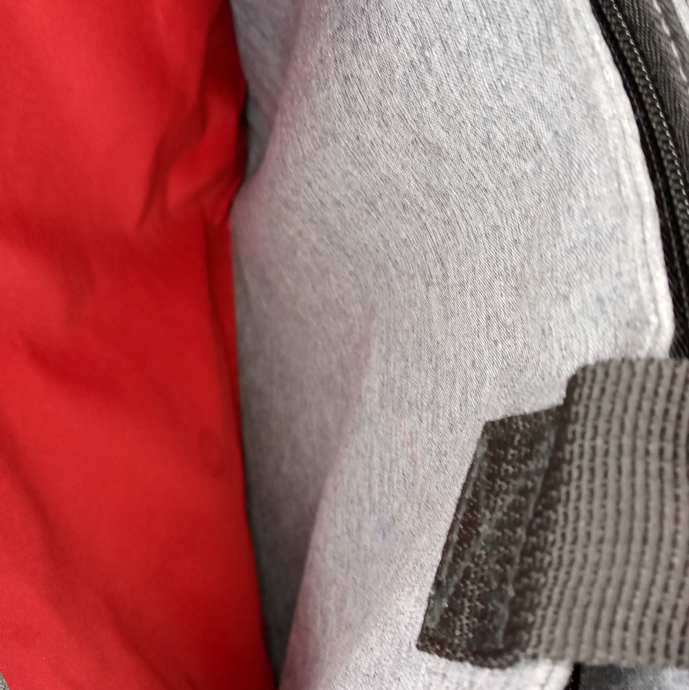 Skip Hop Messenger Diaper Bag Heather Gray, Red Inside - Picture 5 of 7